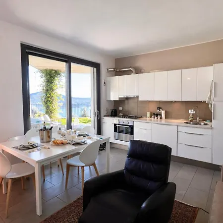 Apartmán Panoramic View Private Garden & Relaxation Massino Visconti